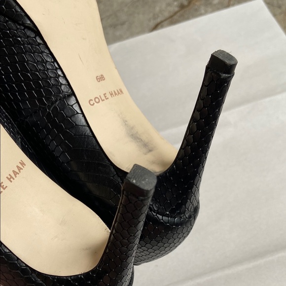 Cole Haan Black Leather Snakeskin embossed Pumps, women's size 6 1/2B. - Picture 8 of 12